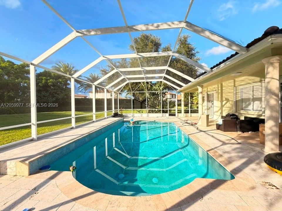 En Renta: $3,400 (3 camas, 2 baños, 1750 Pies cuadrados)