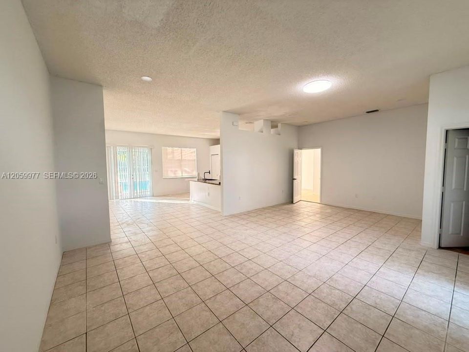 En Renta: $3,400 (3 camas, 2 baños, 1750 Pies cuadrados)