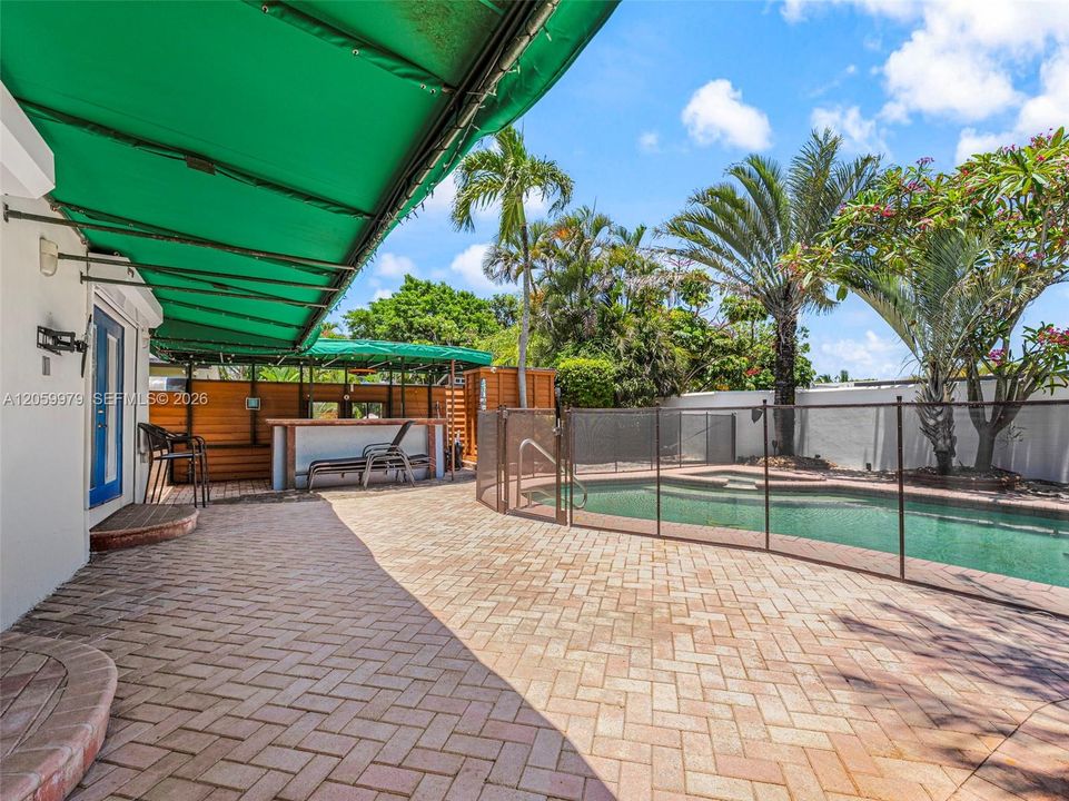 En Renta: $4,800 (3 camas, 2 baños, 1816 Pies cuadrados)