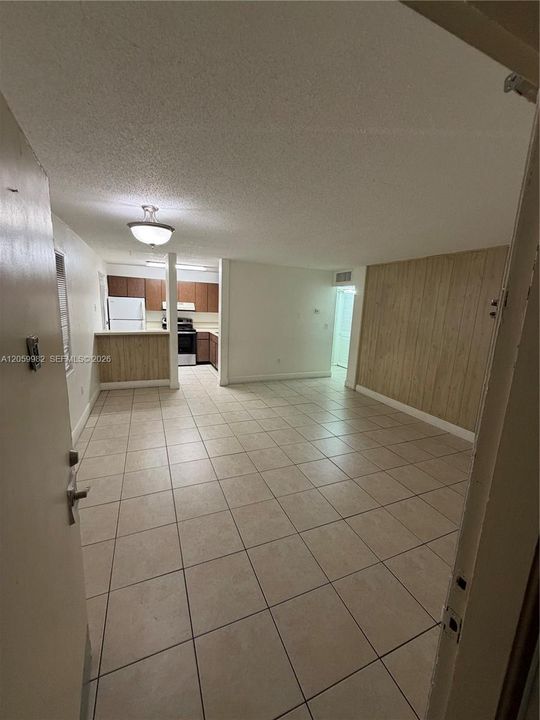 For Rent: $1,900 (1 beds, 1 baths, 628 Square Feet)