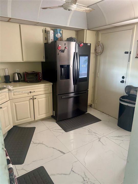На продажу: $175,000 (2 спален, 2 ванн, 1130 Квадратных фут)
