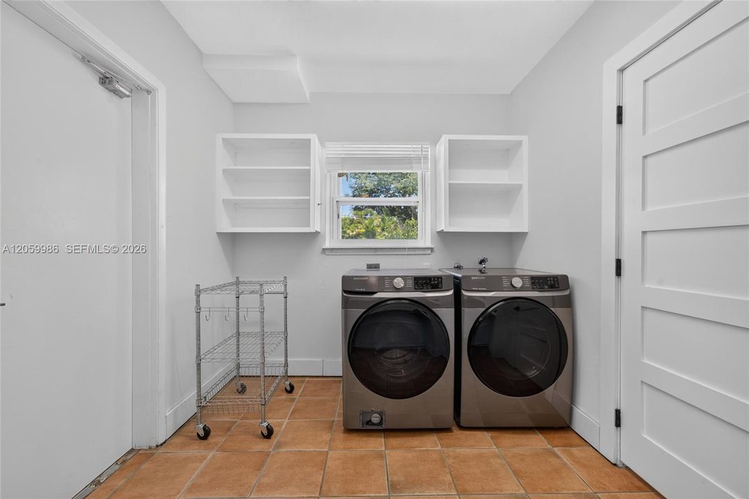 Spacious laundry room