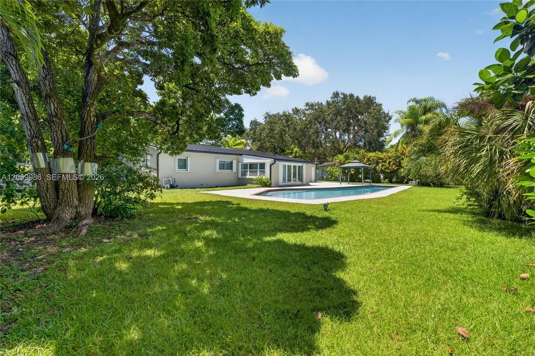 Spacious backyard