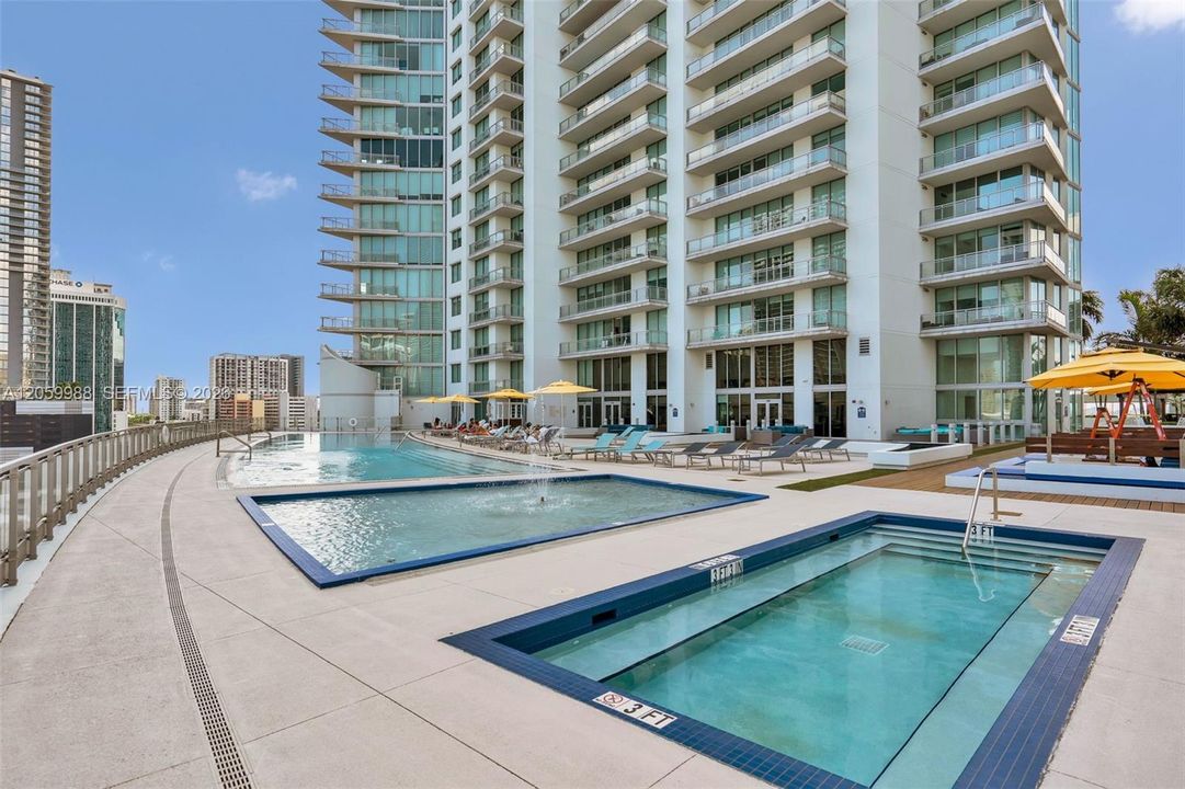 For Rent: $18,500 (3 beds, 3 baths, 2289 Square Feet)