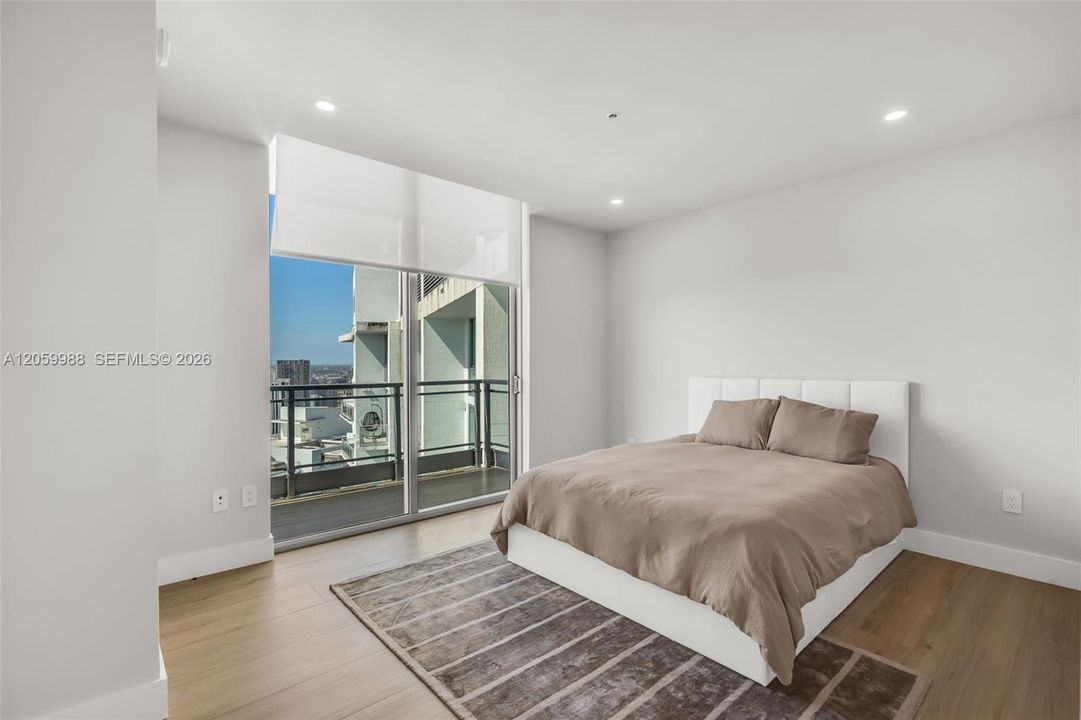 For Rent: $18,500 (3 beds, 3 baths, 2289 Square Feet)