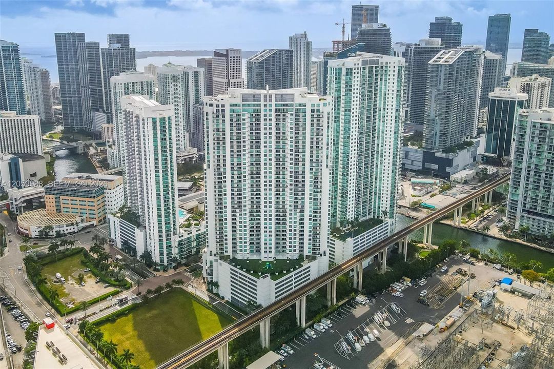 For Rent: $18,500 (3 beds, 3 baths, 2289 Square Feet)