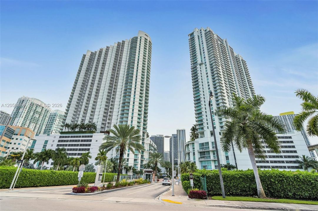 For Rent: $18,500 (3 beds, 3 baths, 2289 Square Feet)