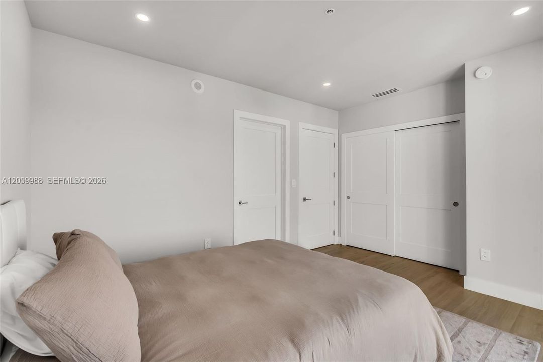 For Rent: $18,500 (3 beds, 3 baths, 2289 Square Feet)
