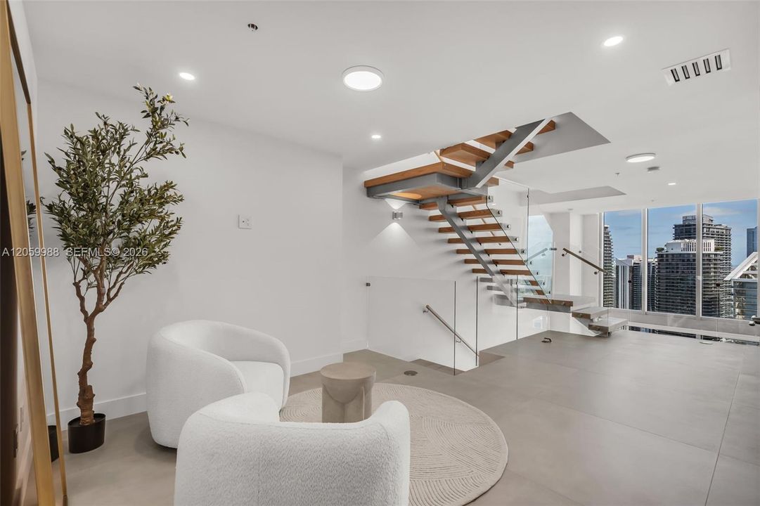 For Rent: $18,500 (3 beds, 3 baths, 2289 Square Feet)