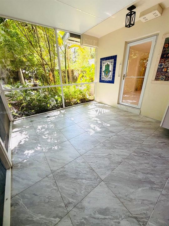 В аренду: $4,200 (2 спален, 2 ванн, 1200 Квадратных фут)