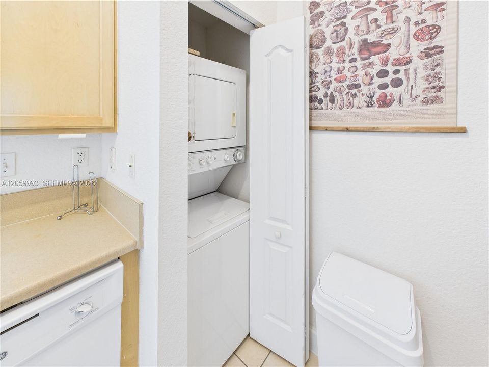В аренду: $2,100 (1 спален, 1 ванн, 652 Квадратных фут)