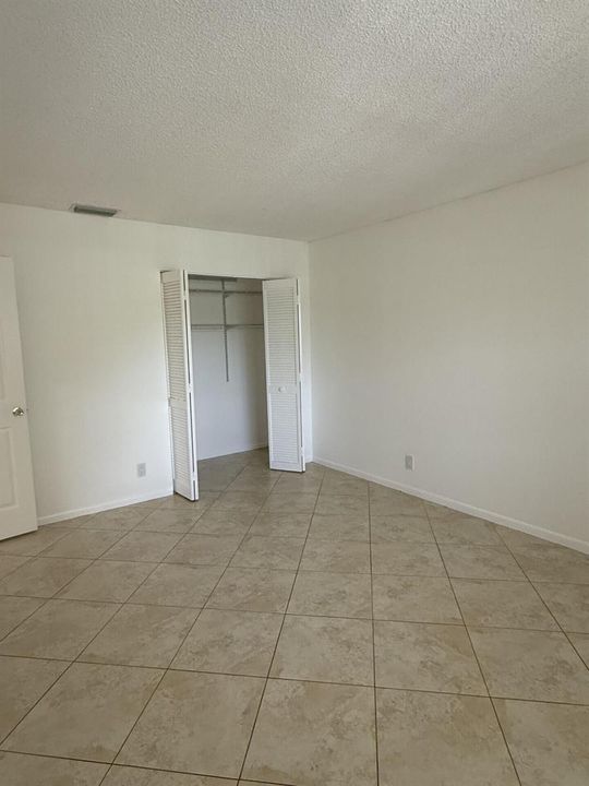 2nd bedroom closet
