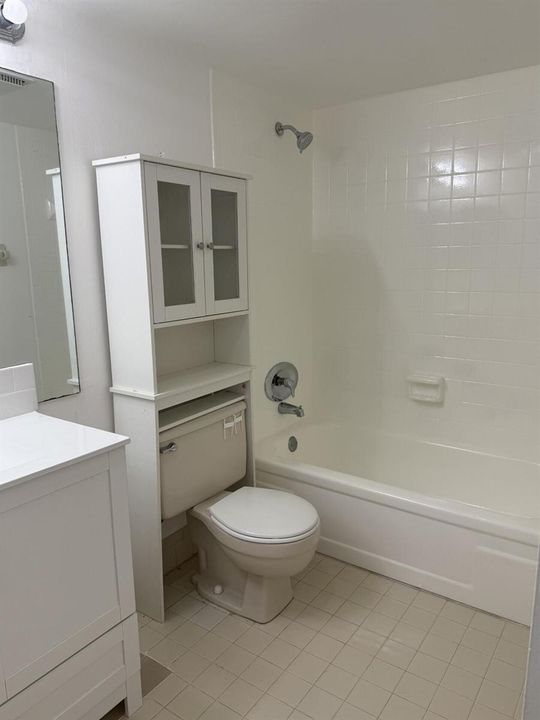 2nd bedroom bathroom