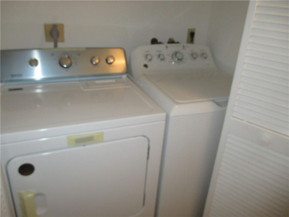 W/D closet