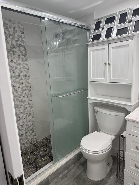 Master bedroom bathroom