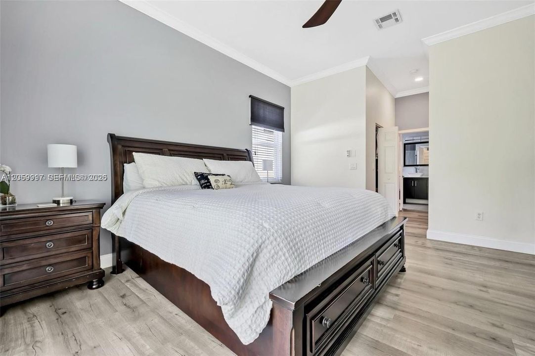 En Venta: $699,000 (4 camas, 2 baños, 2180 Pies cuadrados)