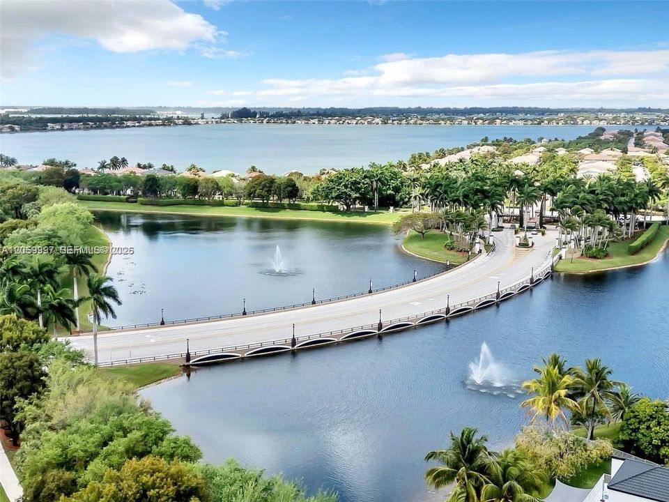 En Venta: $699,000 (4 camas, 2 baños, 2180 Pies cuadrados)