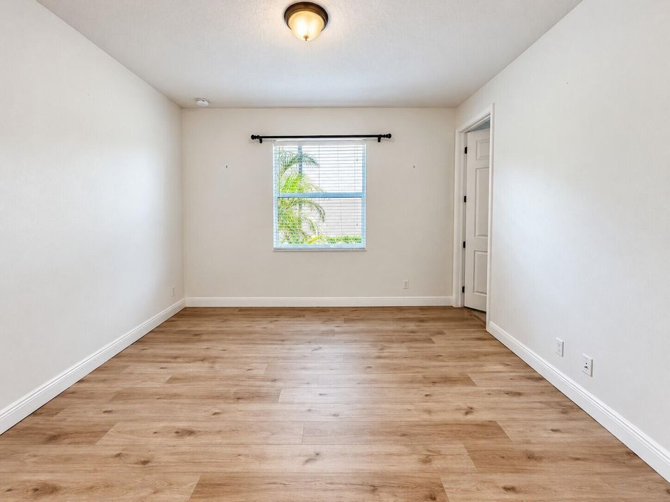 bedroom 2-1