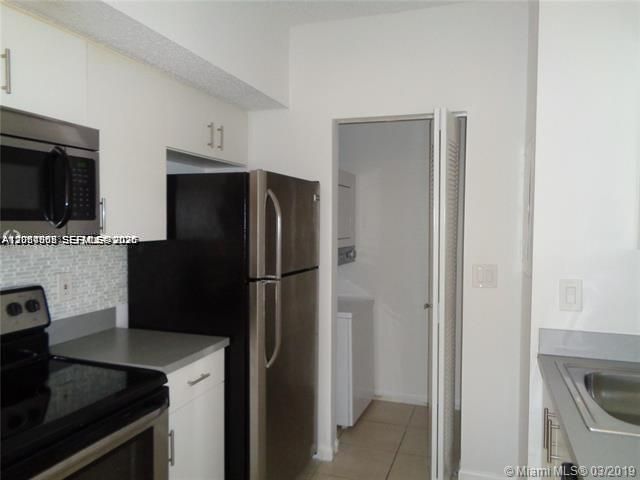 В аренду: $2,100 (2 спален, 2 ванн, 942 Квадратных фут)