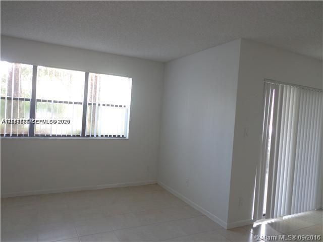 В аренду: $1,900 (1 спален, 1 ванн, 841 Квадратных фут)