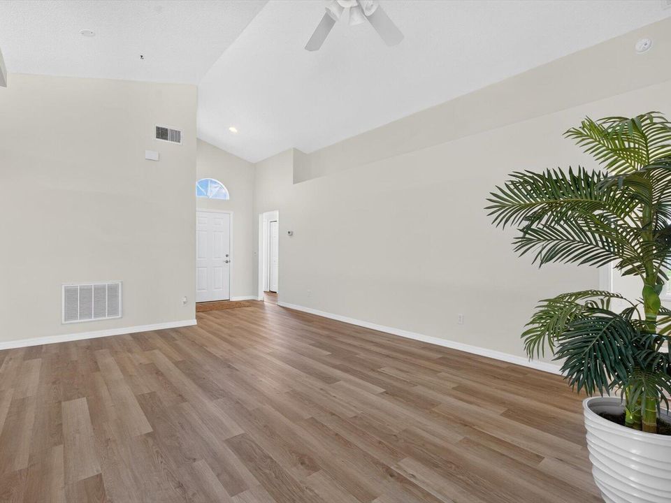 07-001 459 Halstead Dr - David Allen Pro