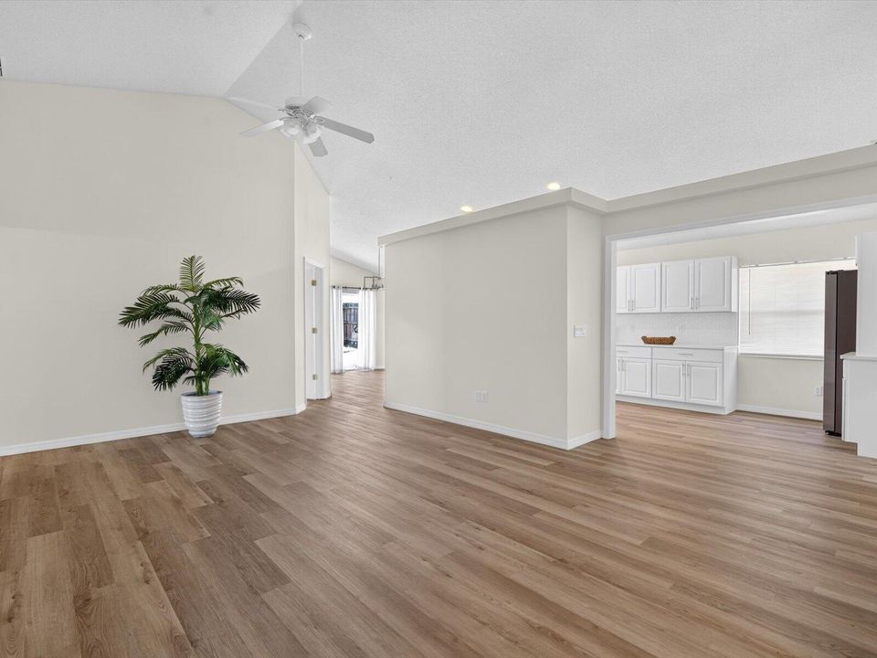 06-001 459 Halstead Dr - David Allen Pro