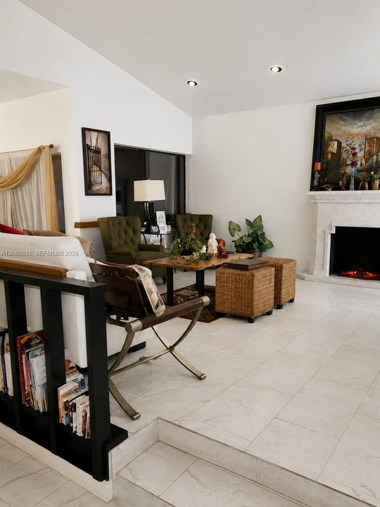En Venta: $765,000 (3 camas, 2 baños, 1938 Pies cuadrados)