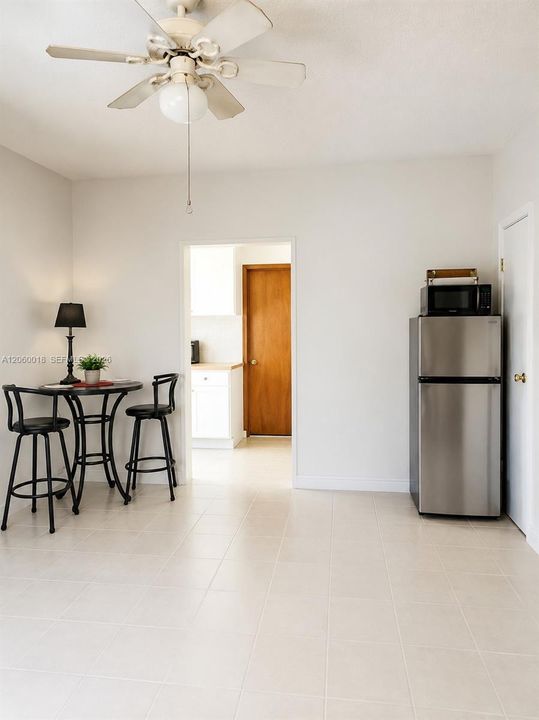 En Venta: $765,000 (3 camas, 2 baños, 1938 Pies cuadrados)