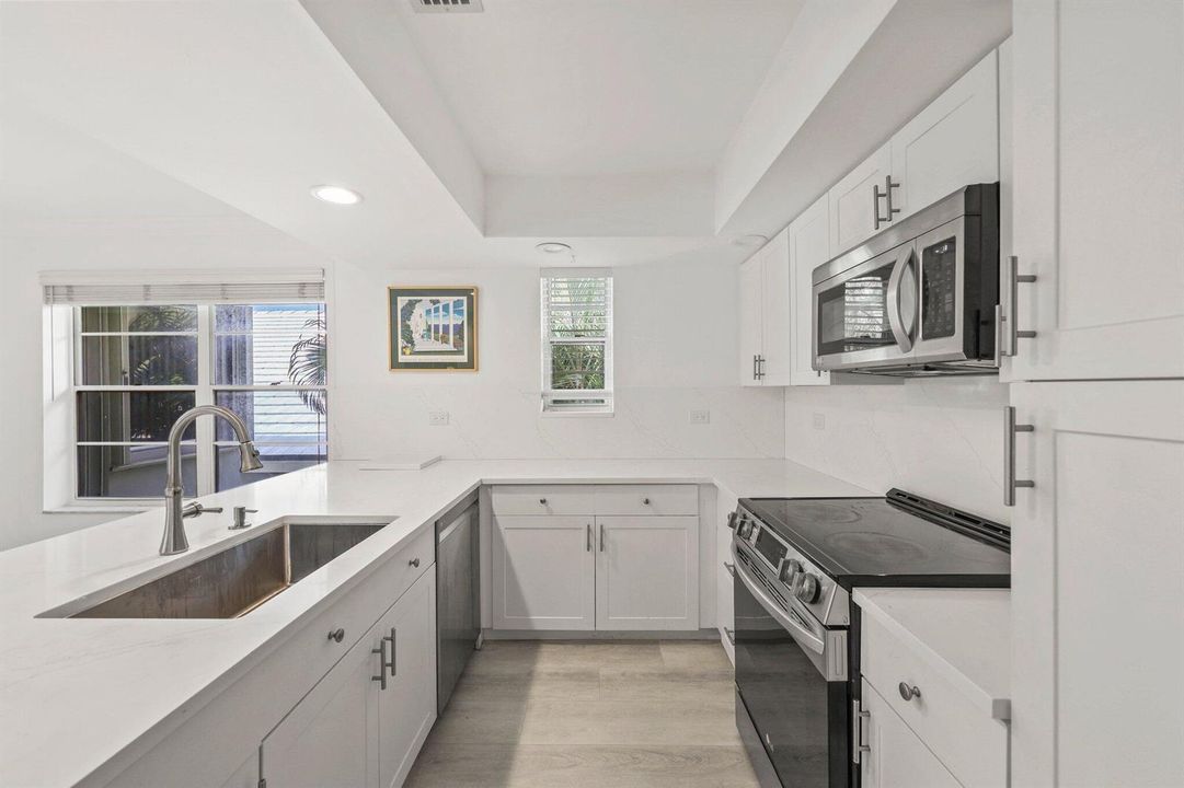 664 Forsyth Street - 25.jpg-SMALL