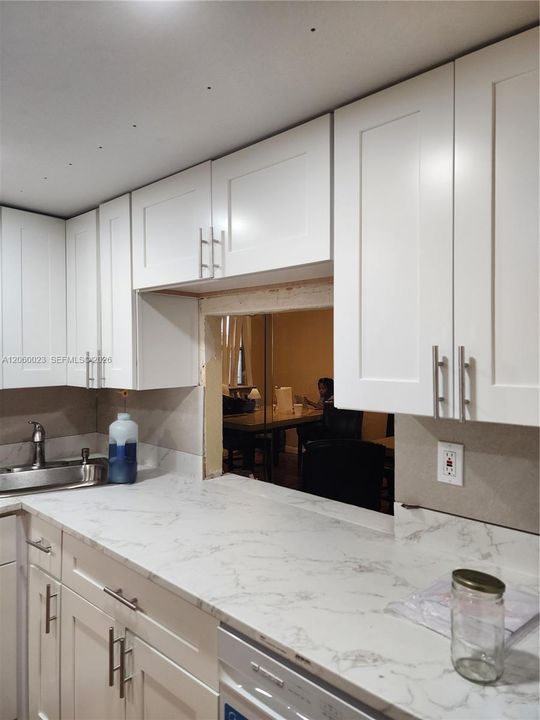 В аренду: $3,000 (4 спален, 2 ванн, 1704 Квадратных фут)