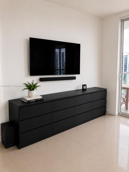 For Rent: $4,200 (2 beds, 2 baths, 1290 Square Feet)