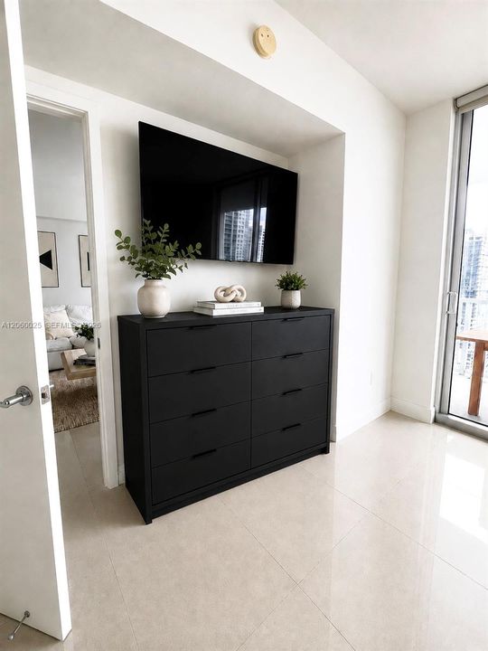 For Rent: $4,200 (2 beds, 2 baths, 1290 Square Feet)