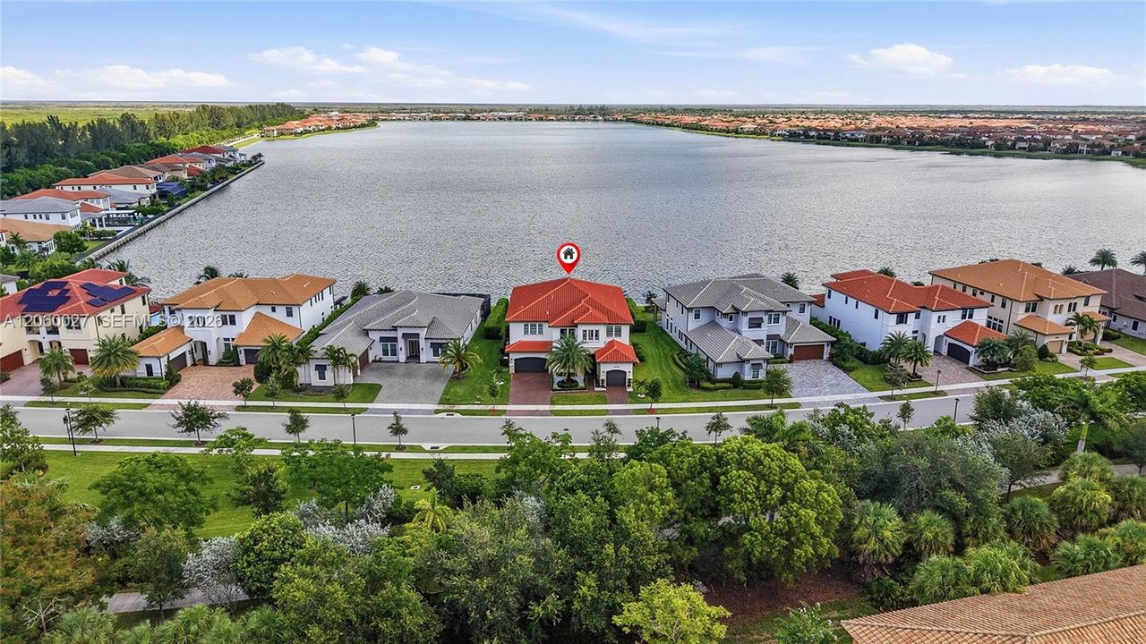 For Sale: $2,950,000 (5 beds, 5 baths, 5329 Square Feet)