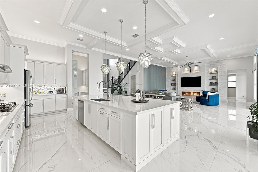 For Sale: $2,950,000 (5 beds, 5 baths, 5329 Square Feet)