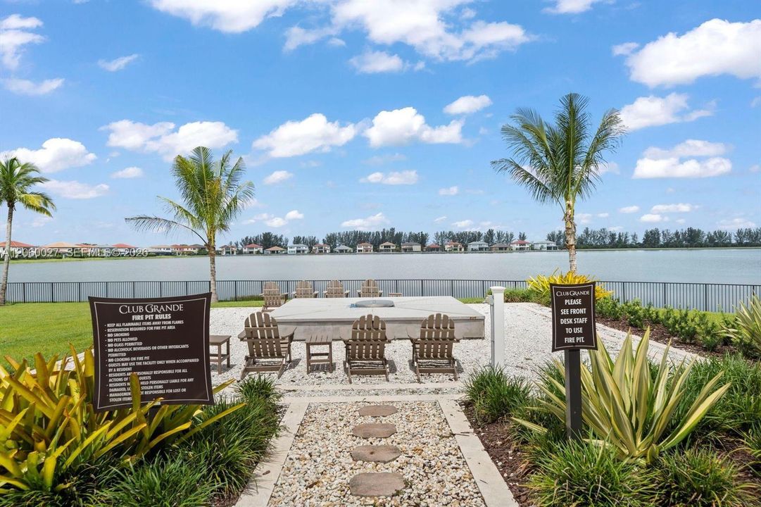 For Sale: $2,950,000 (5 beds, 5 baths, 5329 Square Feet)
