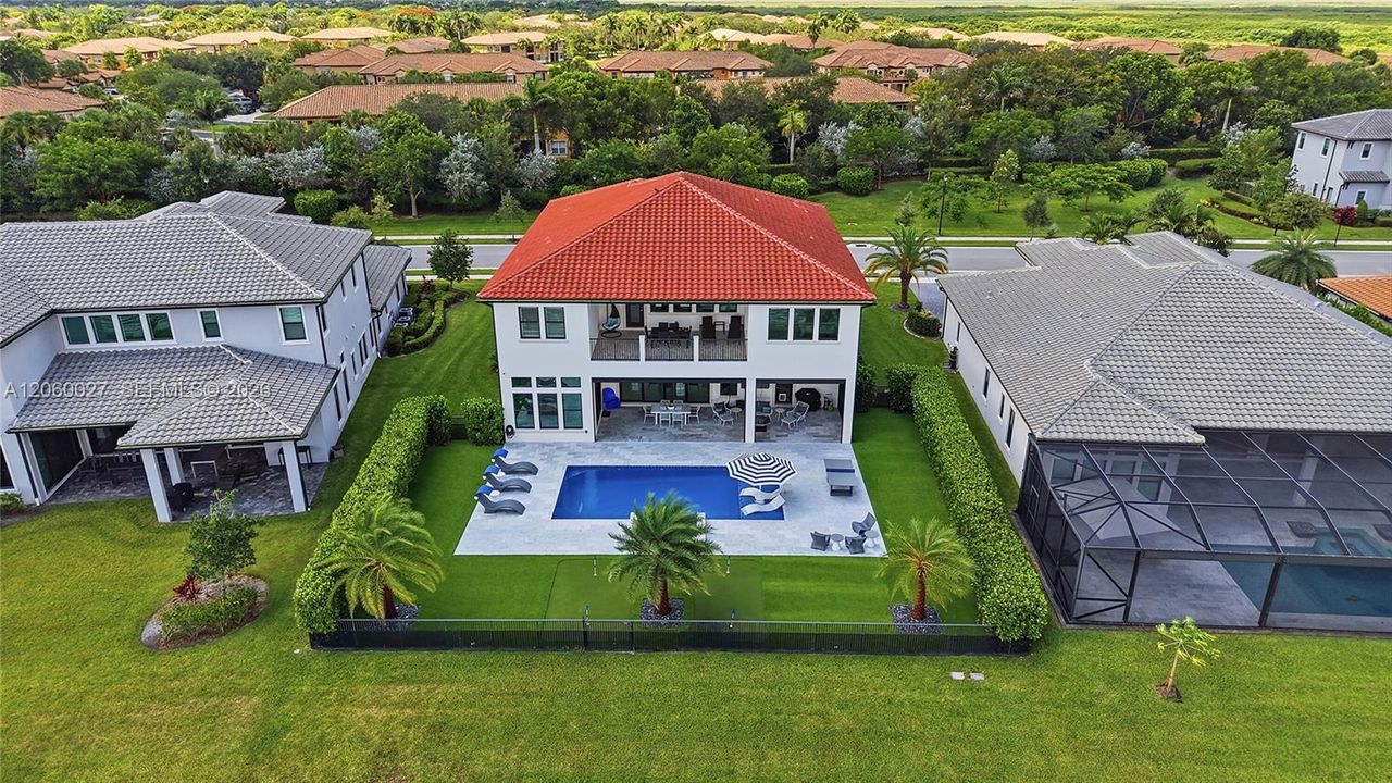 For Sale: $2,950,000 (5 beds, 5 baths, 5329 Square Feet)
