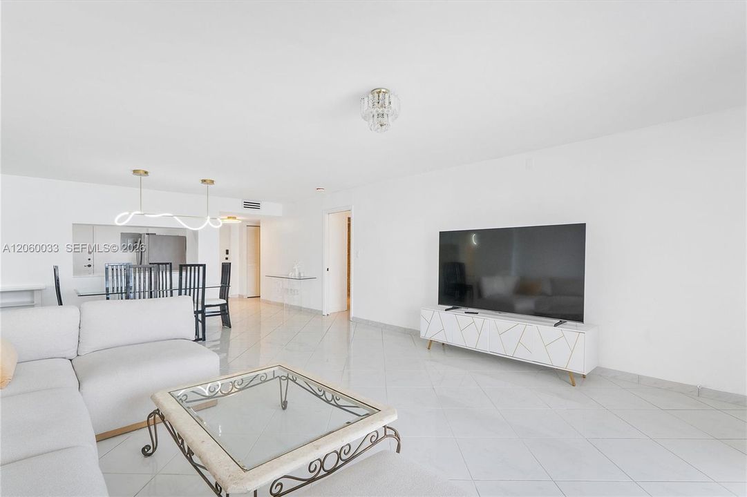 На продажу: $299,000 (1 спален, 2 ванн, 1300 Квадратных фут)