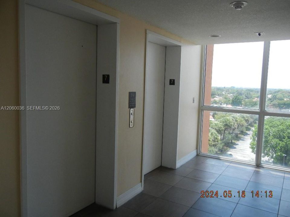 For Rent: $3,200 (2 beds, 2 baths, 920 Square Feet)