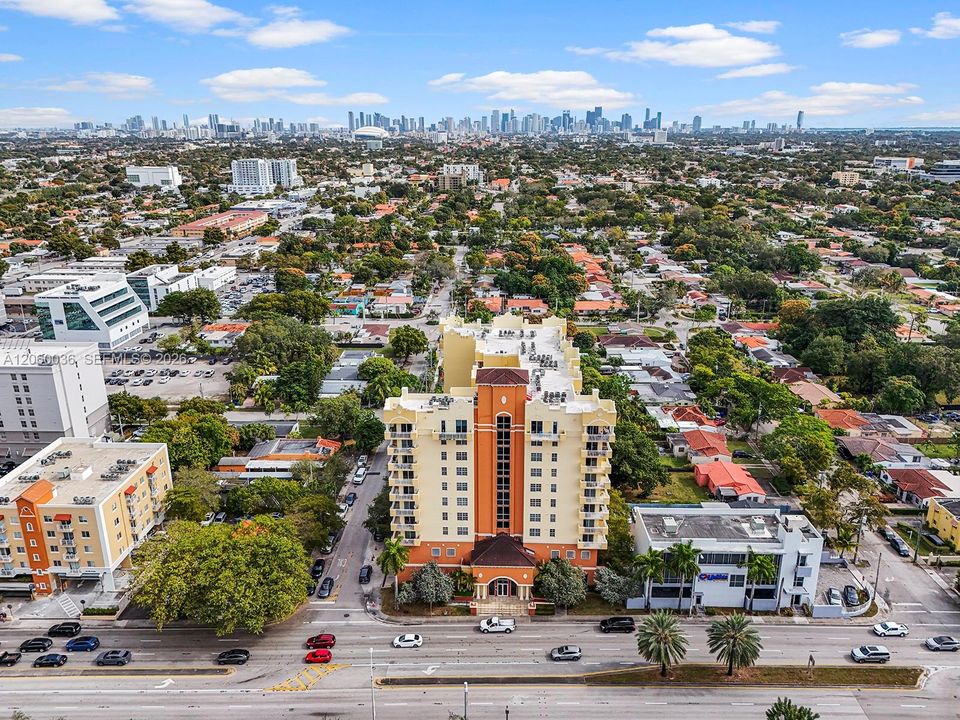 For Rent: $3,200 (2 beds, 2 baths, 920 Square Feet)