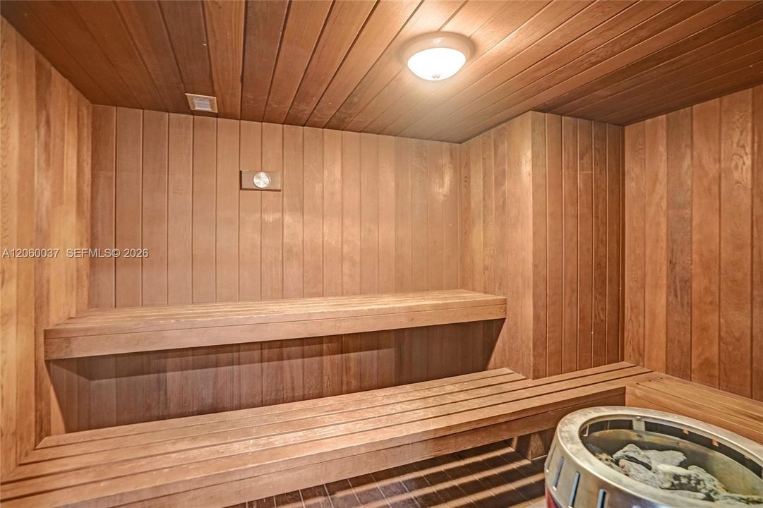 На продажу: $299,000 (2 спален, 2 ванн, 1250 Квадратных фут)