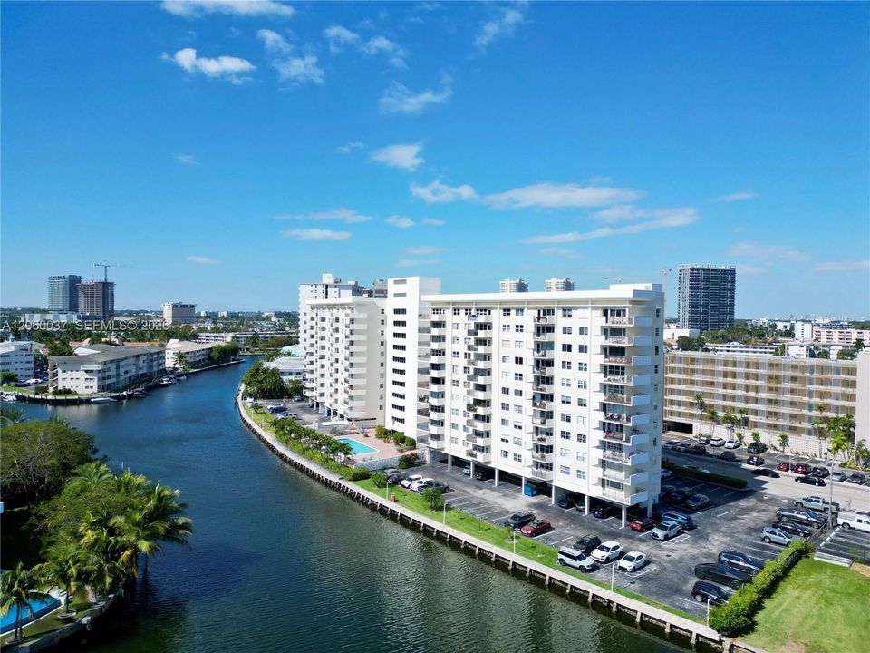 На продажу: $299,000 (2 спален, 2 ванн, 1250 Квадратных фут)