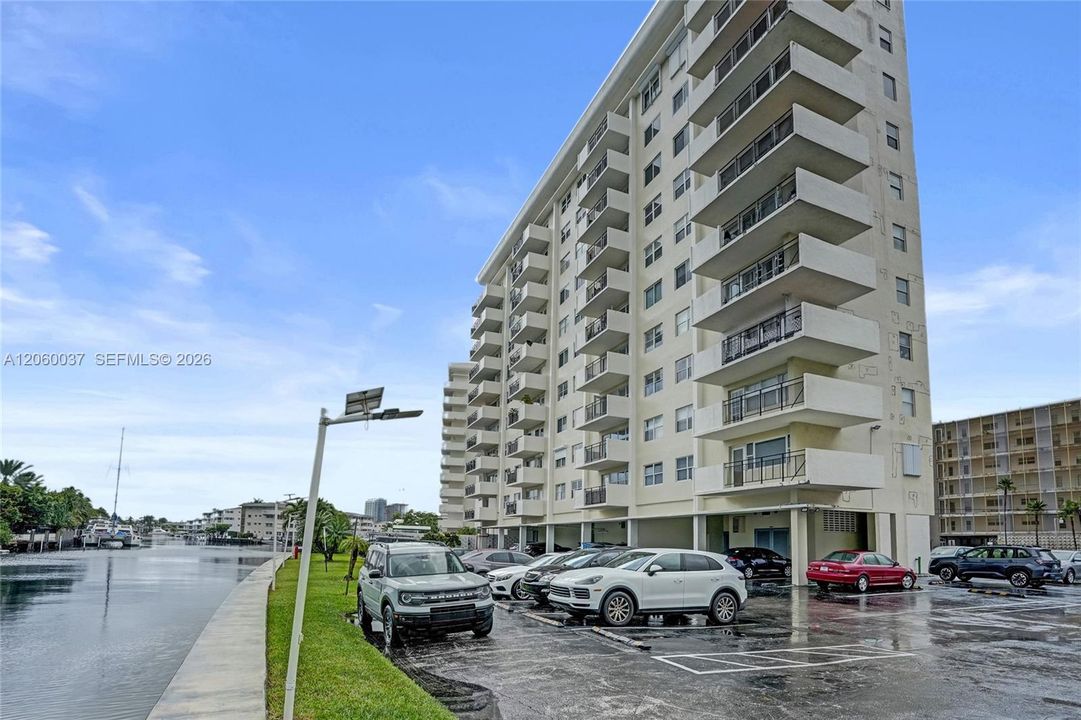 На продажу: $299,000 (2 спален, 2 ванн, 1250 Квадратных фут)