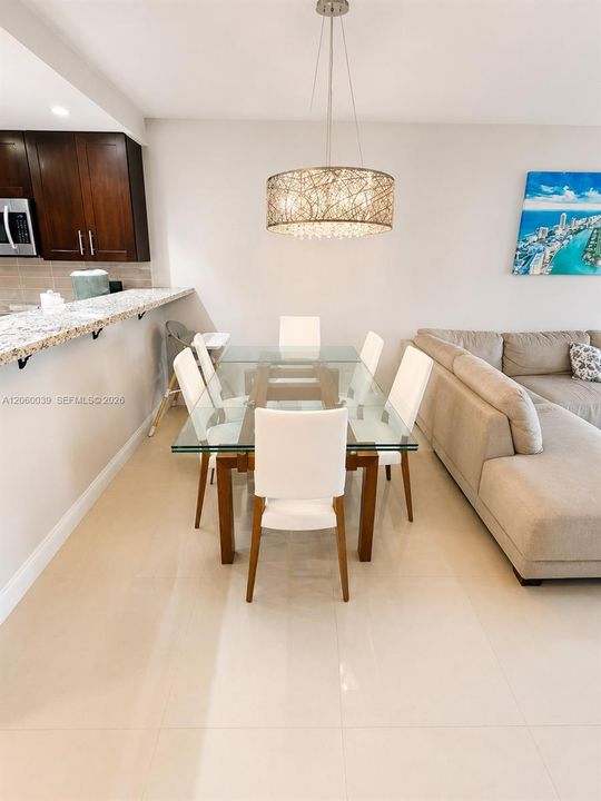 В аренду: $2,650 (2 спален, 2 ванн, 1070 Квадратных фут)
