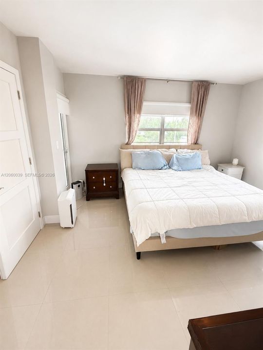 В аренду: $2,650 (2 спален, 2 ванн, 1070 Квадратных фут)