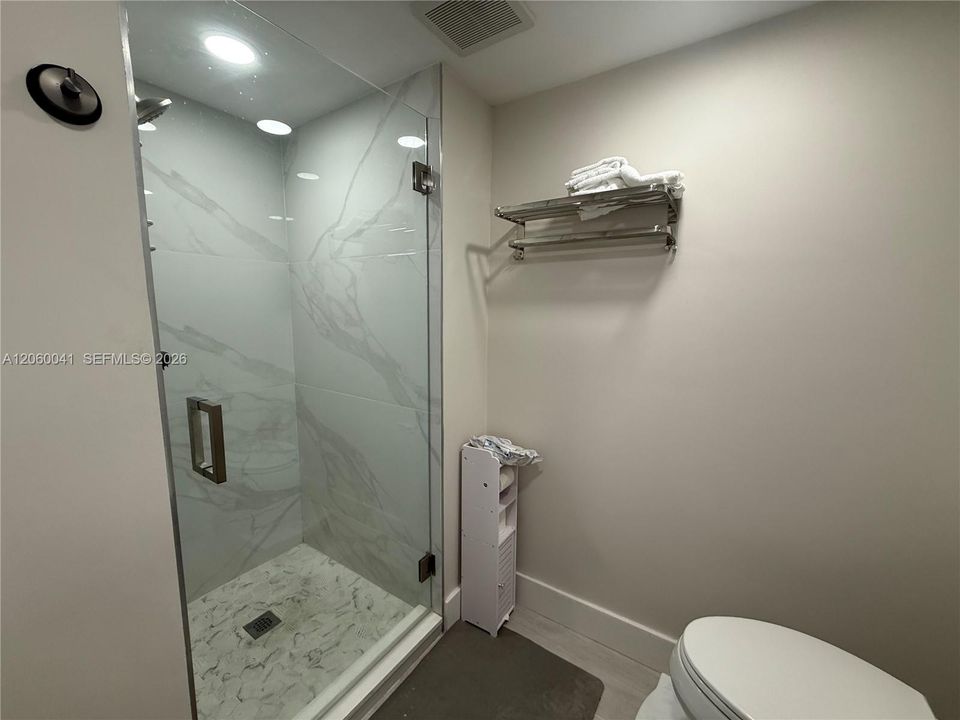 В аренду: $2,600 (2 спален, 2 ванн, 1000 Квадратных фут)
