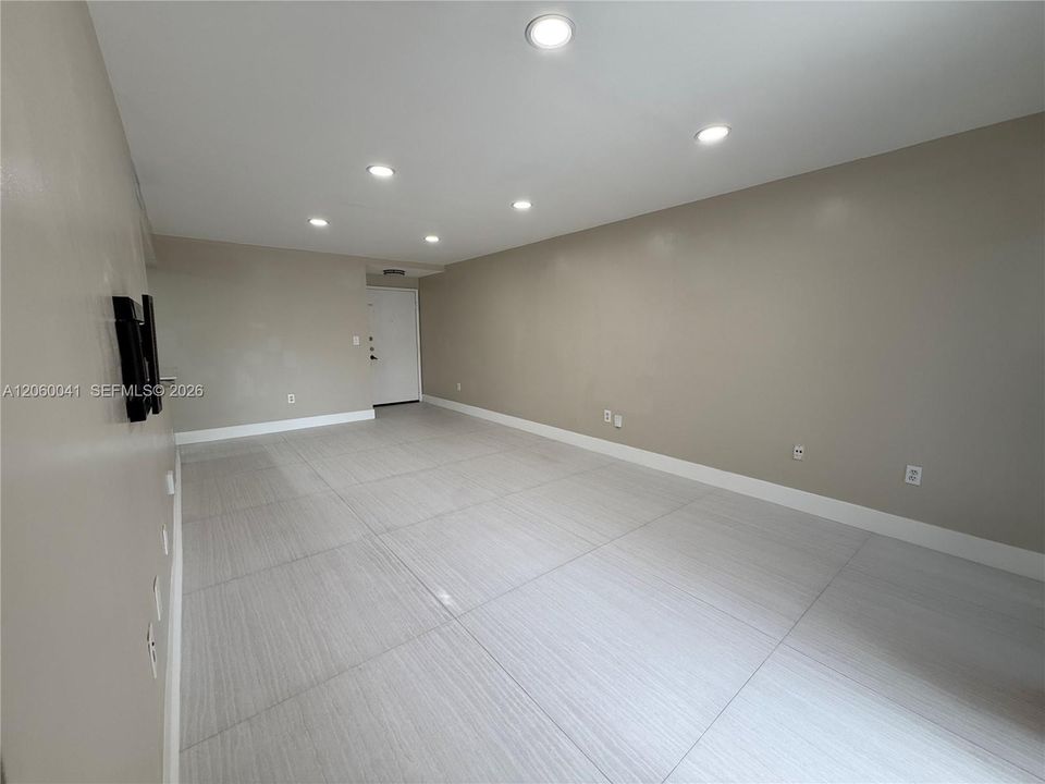 В аренду: $2,600 (2 спален, 2 ванн, 1000 Квадратных фут)