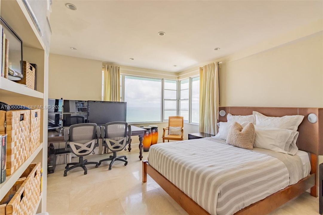 For Sale: $1,490,000 (2 beds, 2 baths, 2324 Square Feet)