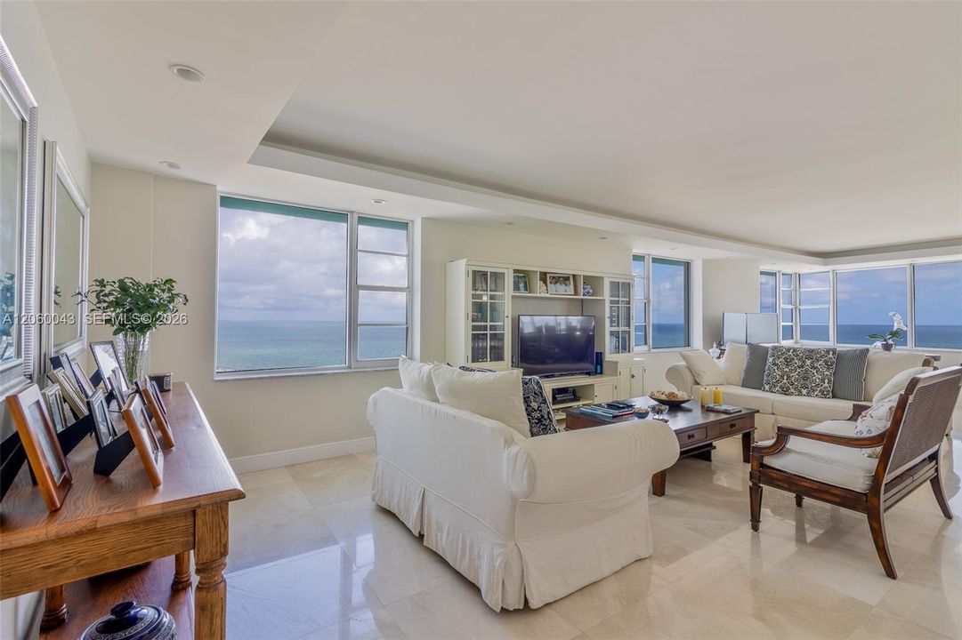 For Sale: $1,490,000 (2 beds, 2 baths, 2324 Square Feet)