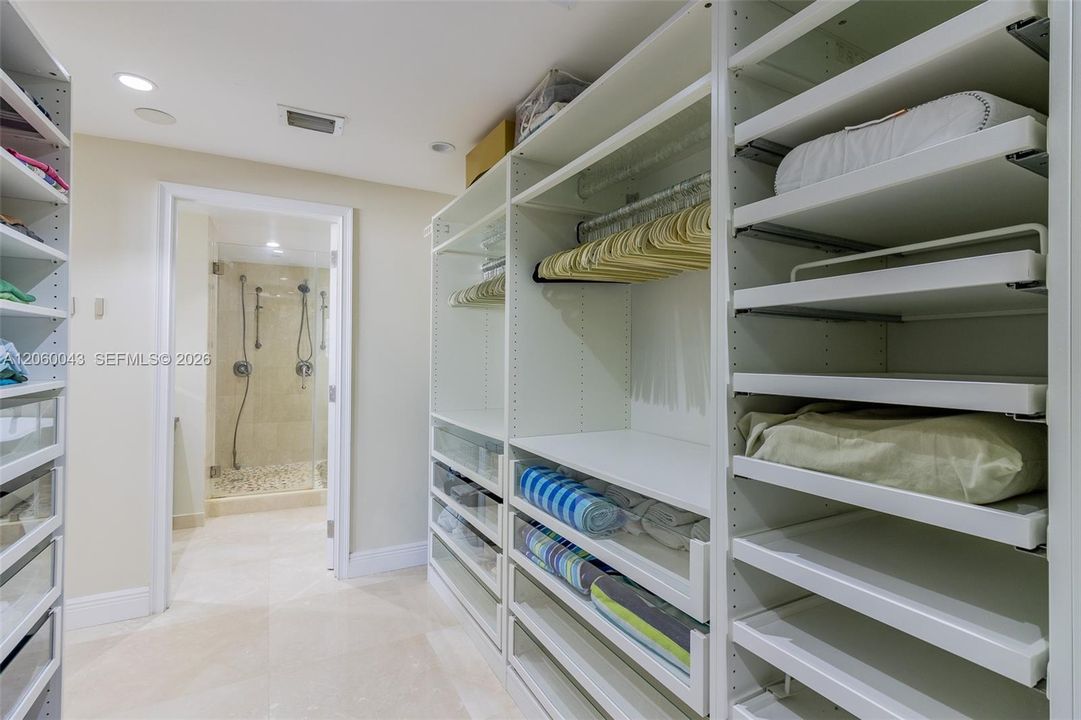 For Sale: $1,490,000 (2 beds, 2 baths, 2324 Square Feet)