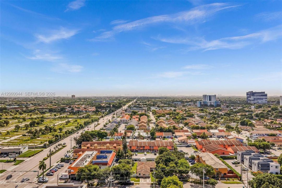 East view of the surrounding area.